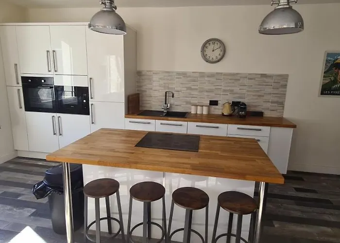 Msk65 Pyrenees Apartman *